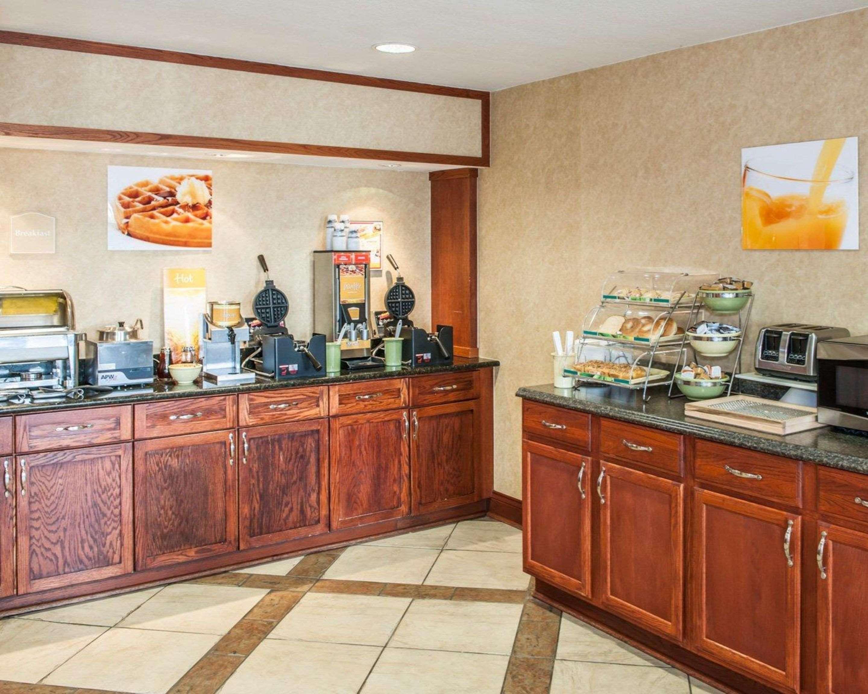 Quality Inn Castleton Exterior foto